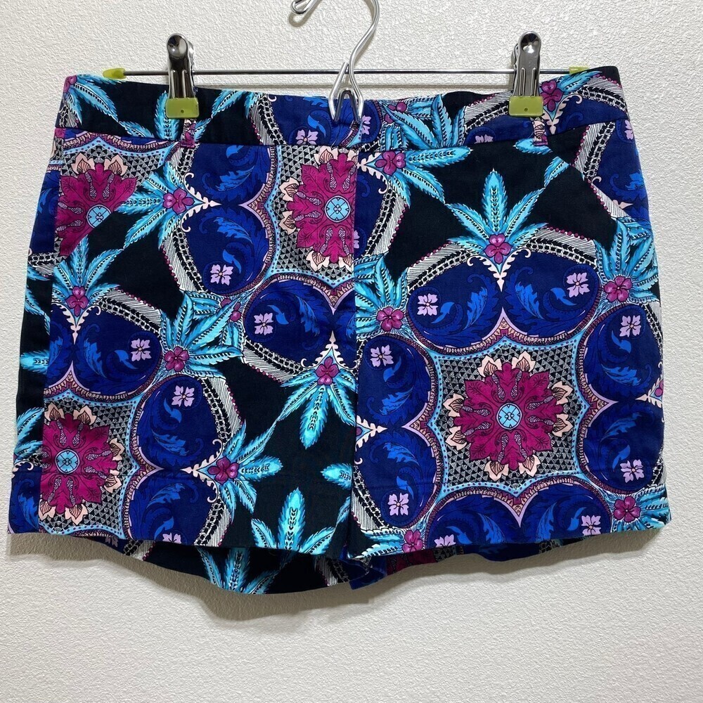 Abstract floral size 4 Nicole Miller shorts blue/ pink/black